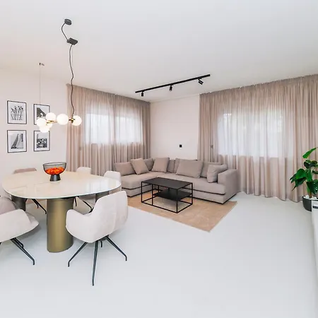 Daire Luxury By Belmont Realty