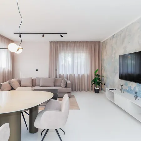 Daire Luxury By Belmont Realty