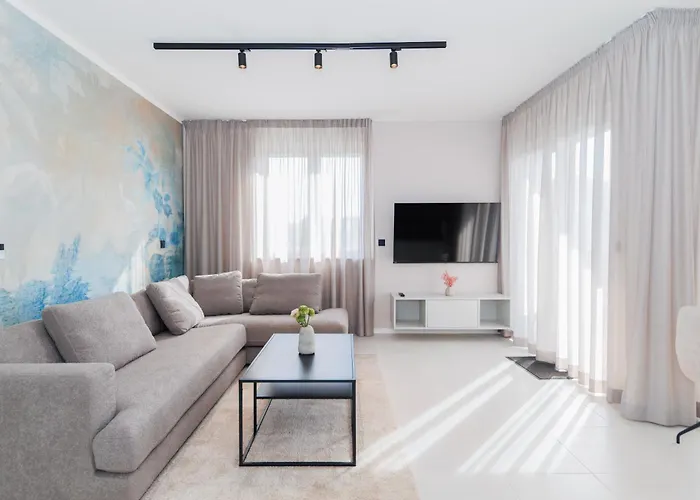 Διαμέρισμα Luxury By Belmont Realty *