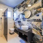 Luxury By Belmont Realty Daire