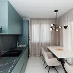 Daire Luxury By Belmont Realty *