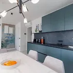 Luxury By Belmont Realty Appartement