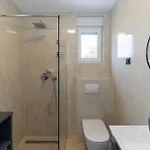 Luxury By Belmont Realty Daire