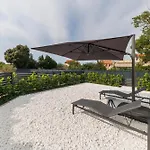 Luxury By Belmont Realty Appartement