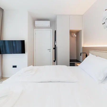 شقة Luxury By Belmont Realty