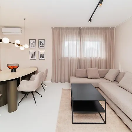 Luxury By Belmont Realty דירה זאטון