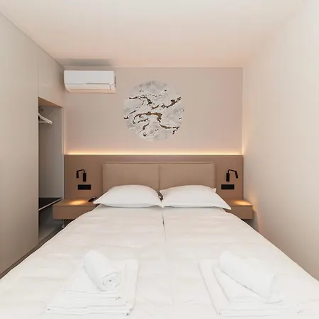 Luxury By Belmont Realty זאטון