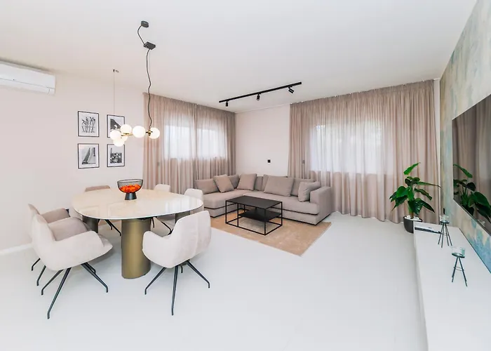 Appartement Luxury By Belmont Realty