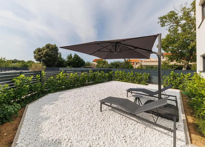 Luxury By Belmont Realty Appartement